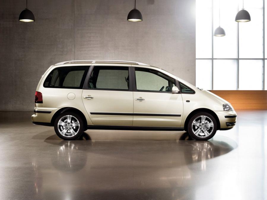  Volkswagen Sharan Exclusive Edition 2008 года  (фото 4 из 4)